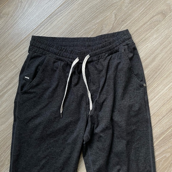 Vuori Men’s Ponto Performance DreamKnit Pants Sz S Charcoal Heather Grey EUC - Picture 5 of 12